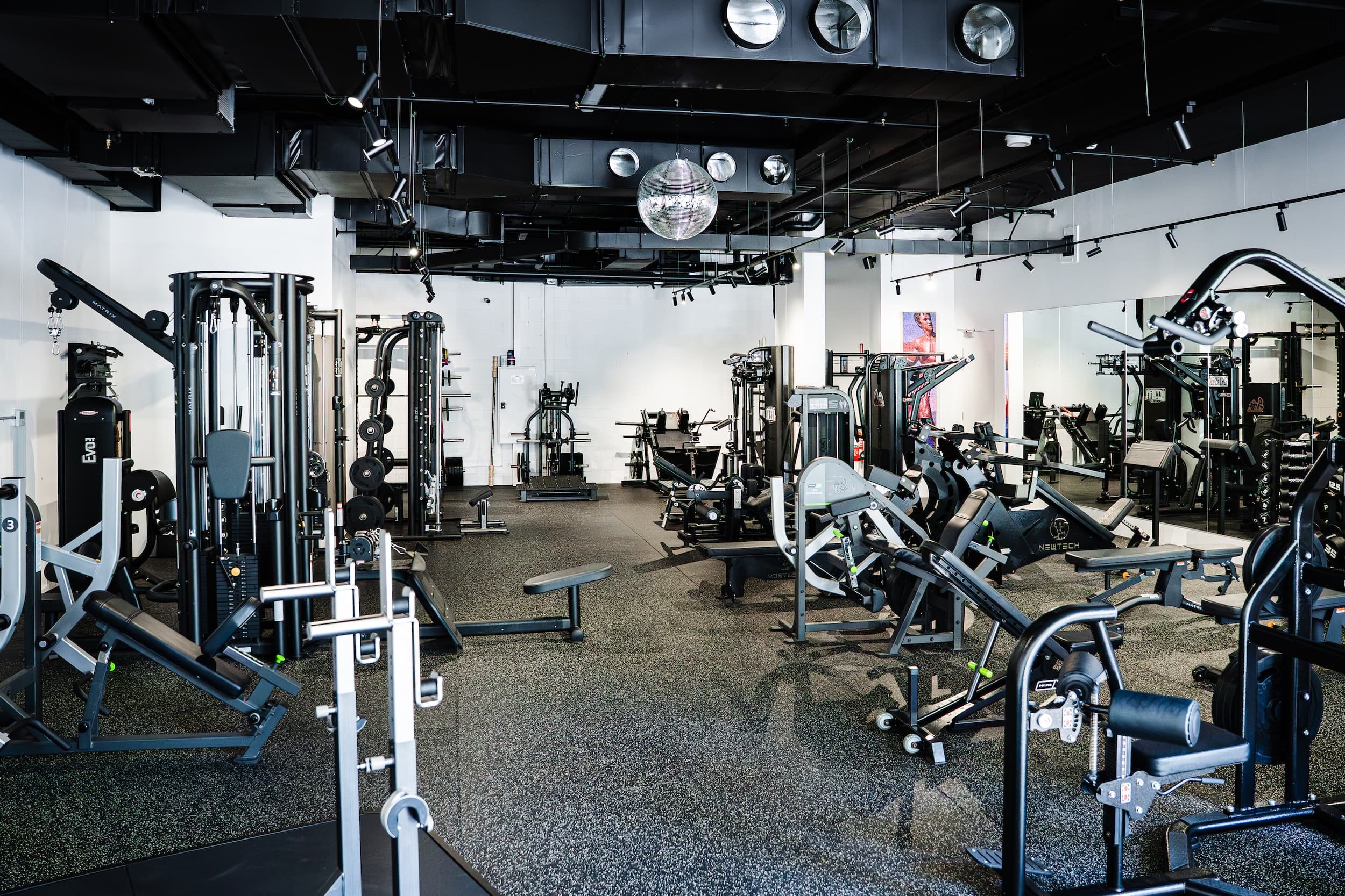 Physique Club studio equipment